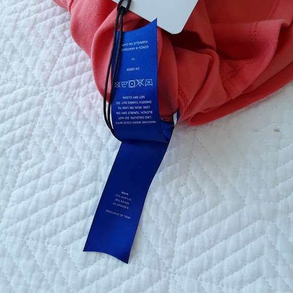 Kit and Ace Sleeveless Turtleneck - Picture 4 of 5